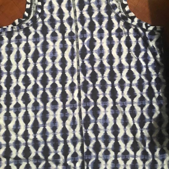 Athleta blue and white top. Size Large. - Picture 2 of 3